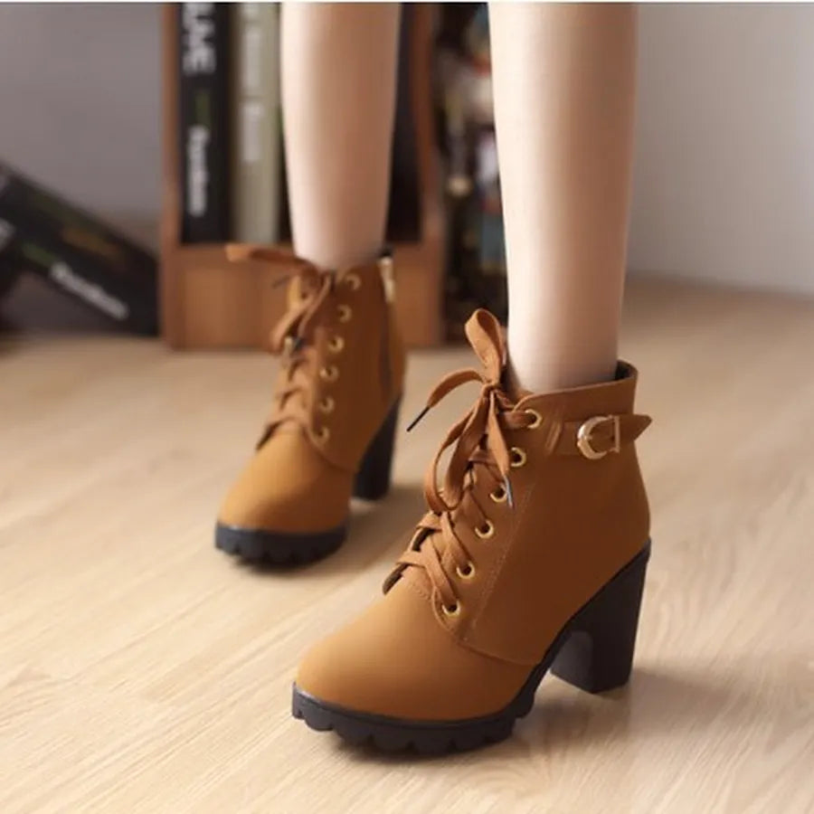 Boots with heels for women