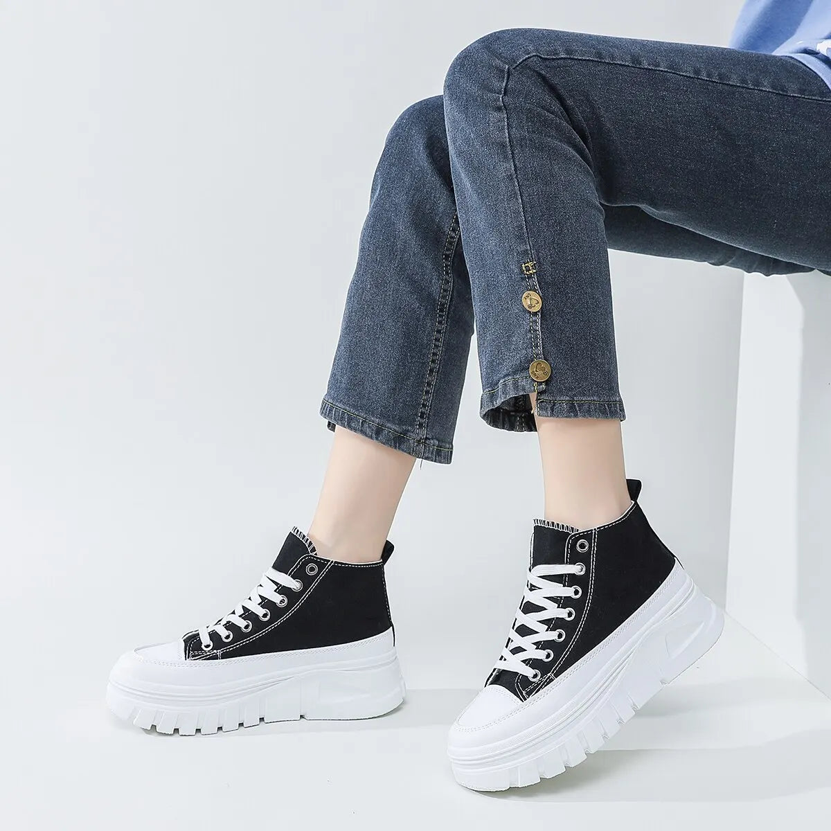 Women Lace-Up Canvas Sneakers