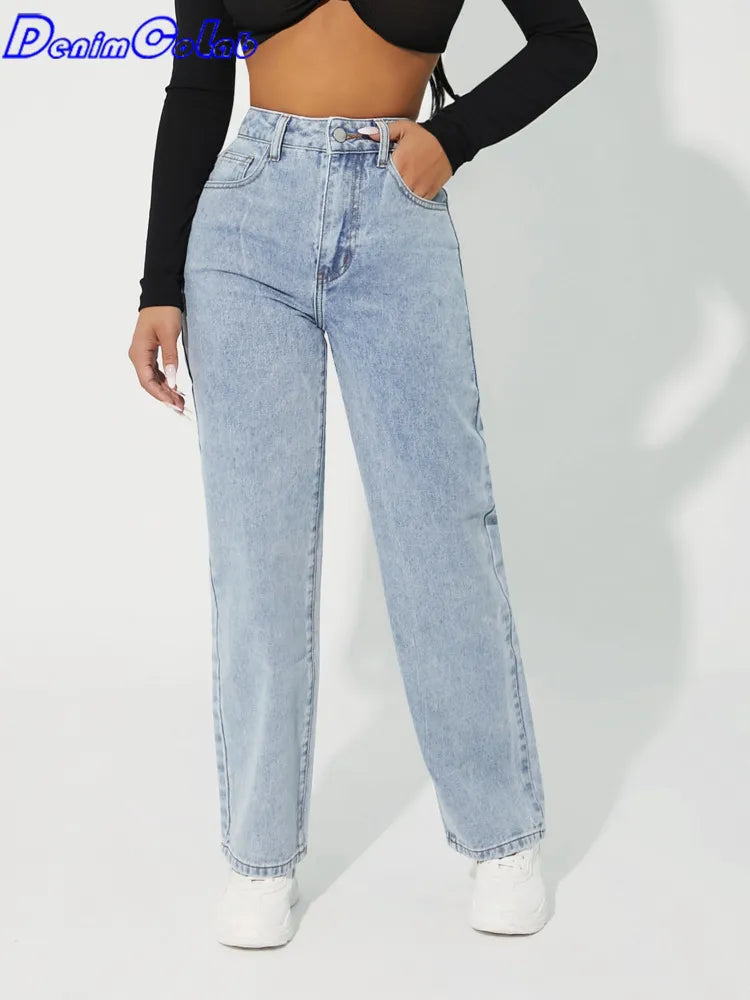 High Waist and Straight Leg Jeans for Woman